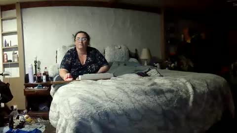 Snapshot of sweetandsour69 chatting on February 1, 3:49 am DJ M 489 Babygirl F 37 online show from February 1, 3:49 am