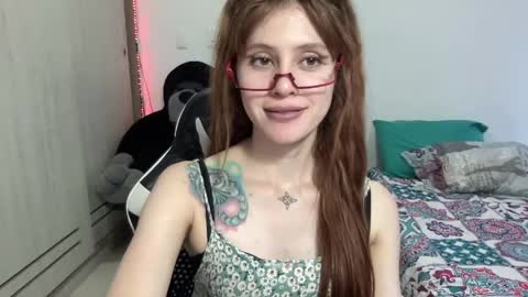 SweetAura0 0  online show from February 26, 11:04 pm