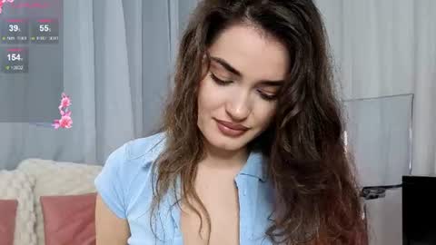 Snapshot of sweetauraa chatting on June 25, 1:37 pm Aura online show from June 25, 1:37 pm