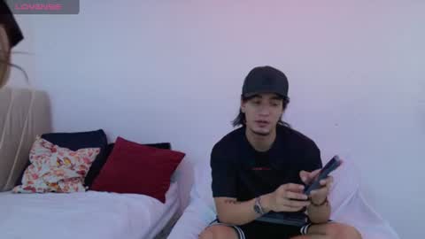 Snapshot of sweetauracouple chatting on June 30, 12:28 pm sweetauracouple online show from June 30, 12:28 pm