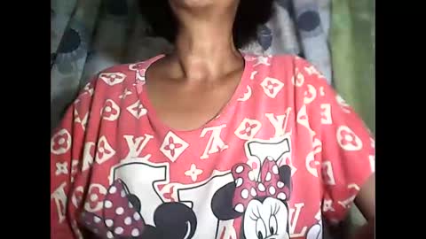 Snapshot of sweetbella24 chatting on October 18, 1:34 pm im anne online show from October 18, 1:34 pm