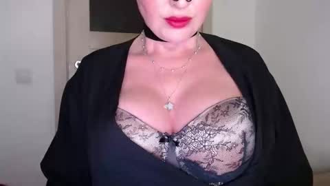 Snapshot of sweetberryxxx chatting on October 19, 12:11 am Diana online show from October 19, 12:11 am