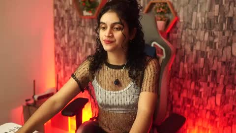 Snapshot of sweetbonii chatting on April 4, 1:48 am Salom independent model online show from April 4, 1:48 am