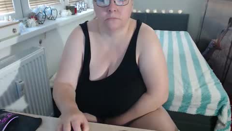 Sweetboobs85h online show from November 9, 7:06 am