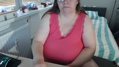 Sweetboobs85h online show from November 16, 9:48 am