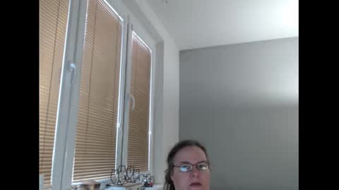 Sweetboobs85h online show from January 13, 8:30 am