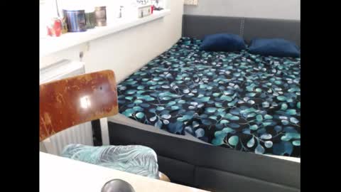 Snapshot of sweetboobs85h chatting on March 11, 8:42 am Sweetboobs85h online show from March 11, 8:42 am