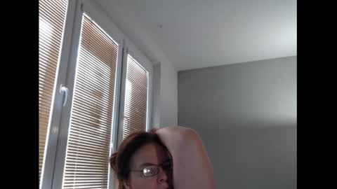 Snapshot of sweetboobs85h chatting on March 27, 8:26 am Sweetboobs85h online show from March 27, 8:26 am