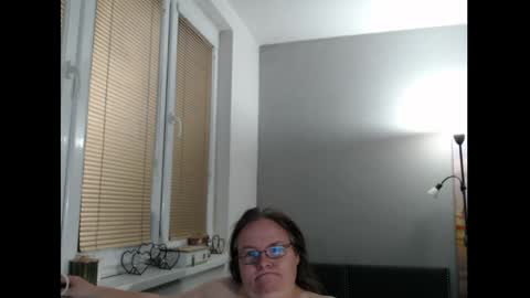 Snapshot of sweetboobs85h chatting on May 14, 7:31 pm Sweetboobs85h online show from May 14, 7:31 pm