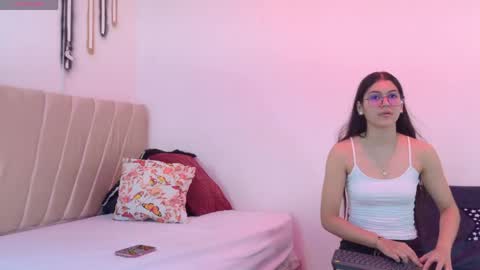 Snapshot of sweetbutspicy_ chatting on May 8, 12:10 pm sweetbutspicy online show from May 8, 12:10 pm