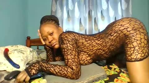 sweetbutterfly99 online show from September 12, 3:39 am