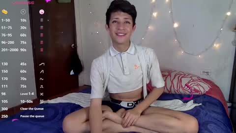 Snapshot of sweetc4meron chatting on February 18, 12:48 am Cameron Alejandro online show from February 18, 12:48 am