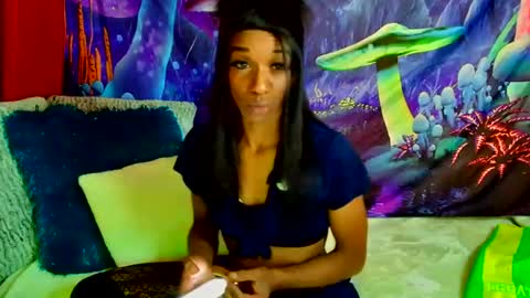 Snapshot of sweetcarimilla83 chatting on July 22, 7:33 am Jillian online show from July 22, 7:33 am