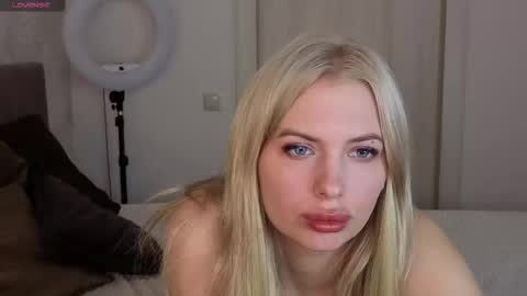 Snapshot of sweetcherryblonde chatting on March 15, 9:15 am Barbie online show from March 15, 9:15 am