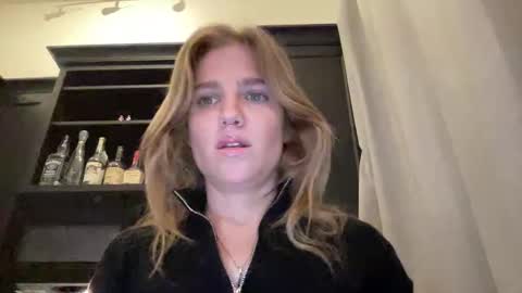 Snapshot of sweetcme chatting on March 23, 11:53 pm sweetcme online show from March 23, 11:53 pm