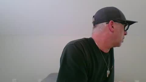 Snapshot of sweetcream5107 chatting on April 6, 6:42 pm sweetcream5107 online show from April 6, 6:42 pm