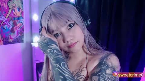       Independent model online show from October 11, 4:33 am