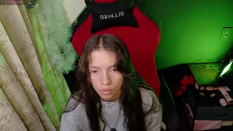Snapshot of sweetdam12 chatting on February 16, 8:38 pm sweetdam12 online show from February 16, 8:38 pm