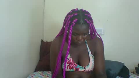 Snapshot of sweetdarkskin chatting on February 9, 6:16 pm CLARIS online show from February 9, 6:16 pm