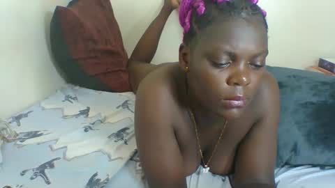 Snapshot of sweetdarkskin chatting on February 15, 9:26 pm CLARIS online show from February 15, 9:26 pm
