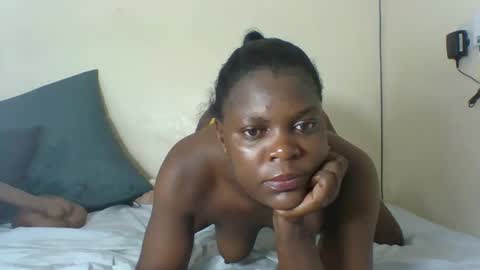 Snapshot of sweetdarkskin chatting on March 2, 6:27 am CLARIS online show from March 2, 6:27 am