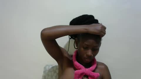 Snapshot of sweetdeee_ chatting on February 15, 5:51 am sweetDee online show from February 15, 5:51 am