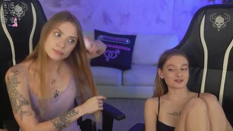 Snapshot of sweetdesiree_ chatting on November 13, 3:55 pm Amelia online show from November 13, 3:55 pm