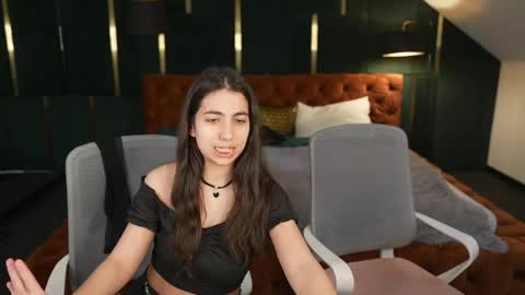 Amelia online show from April 18, 10:19 am