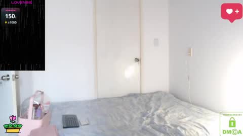 Snapshot of sweetdesires_ chatting on April 23, 5:26 pm online show from April 23, 5:26 pm