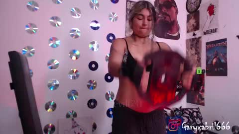 Abril online show from March 11, 4:29 pm