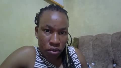 sweetdiva2012 online show from December 6, 2:46 am