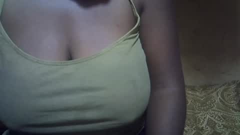 Snapshot of sweetdivah2 chatting on June 21, 3:25 pm divinah online show from June 21, 3:25 pm