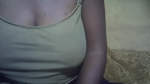 Snapshot of sweetdivah2 chatting on July 25, 8:34 am divinah online show from July 25, 8:34 am
