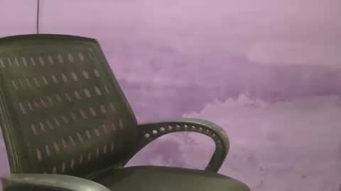 Snapshot of sweetdream220 chatting on September 13, 4:34 am sweetdream220 online show from September 13, 4:34 am