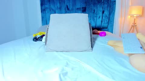 Snapshot of sweetebony_69 chatting on March 1, 2:55 pm Mia online show from March 1, 2:55 pm