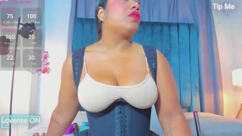Mia online show from May 4, 11:50 am