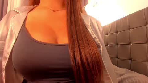 Snapshot of sweetest_one2 chatting on February 7, 10:19 am dez online show from February 7, 10:19 am