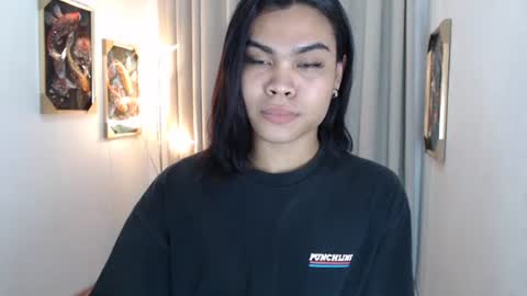 Snapshot of sweetestcandy69xxx chatting on August 3, 6:33 pm Celeste online show from August 3, 6:33 pm