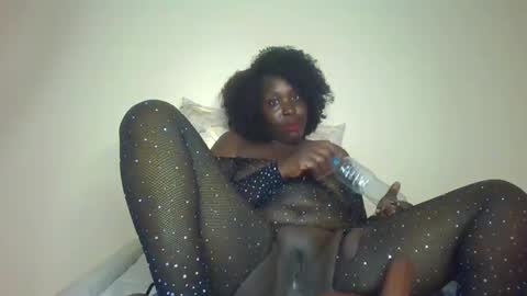 SweetestSexyEbony online show from December 28, 2:53 pm
