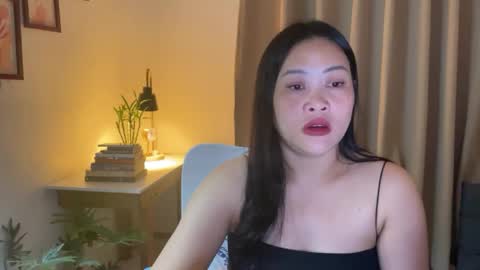 Snapshot of sweetestsmile_ chatting on April 11, 1:26 pm Khaye online show from April 11, 1:26 pm