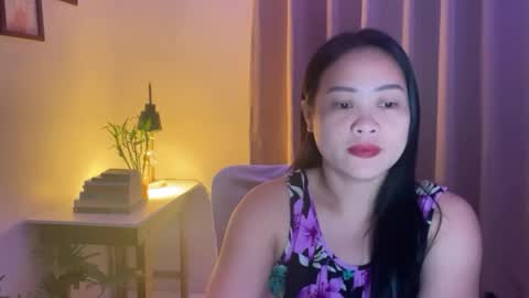 Snapshot of sweetestsmile_ chatting on April 12, 3:06 pm Khaye online show from April 12, 3:06 pm