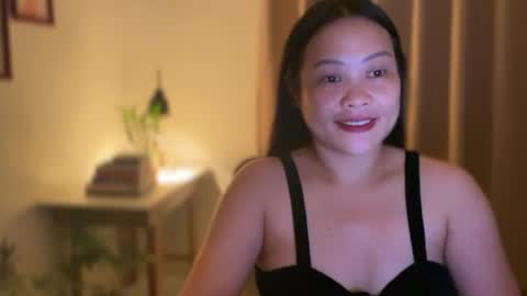 Snapshot of sweetestsmile_ chatting on April 13, 3:56 am Khaye online show from April 13, 3:56 am