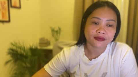Snapshot of sweetestsmile_ chatting on April 18, 5:55 am Khaye online show from April 18, 5:55 am