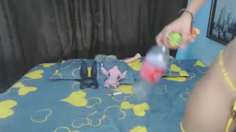 sweetevil19 online show from March 6, 3:13 am