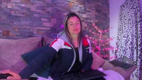 sweef online show from January 29, 1:37 am