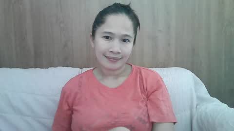 Snapshot of sweetfilipinawet chatting on April 20, 4:10 pm Stacy online show from April 20, 4:10 pm