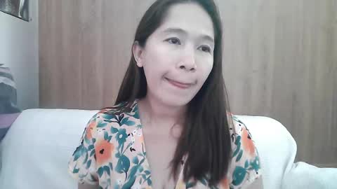 Snapshot of sweetfilipinawet chatting on June 1, 7:26 pm Stacy online show from June 1, 7:26 pm