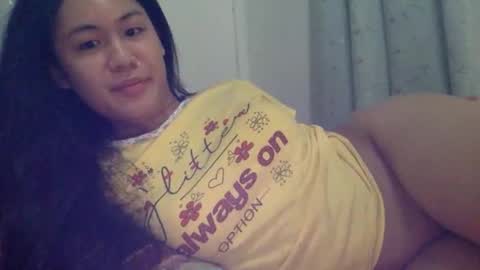 Snapshot of sweetgirllucy24xx chatting on June 3, 7:41 pm sweetgirllucy24xx online show from June 3, 7:41 pm