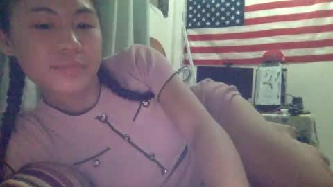 Snapshot of sweetgirllucy24xx chatting on June 15, 7:10 am sweetgirllucy24xx online show from June 15, 7:10 am