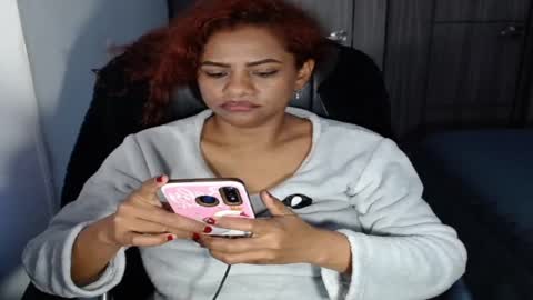 Snapshot of sweetgirlm_ chatting on February 14, 6:40 pm Any online show from February 14, 6:40 pm